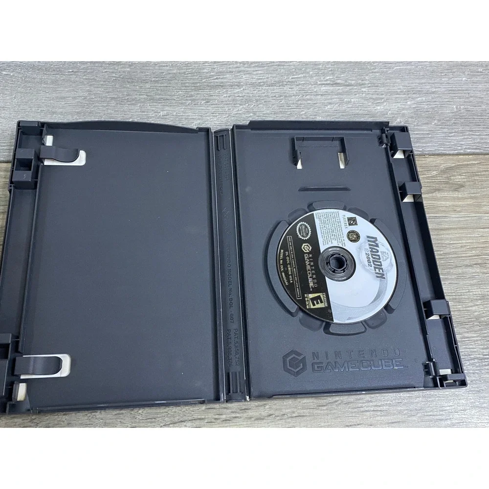 Madden NFL 2002 Nintendo‎ GameCube Game Case and Disc DOL-006 USA EA Sports